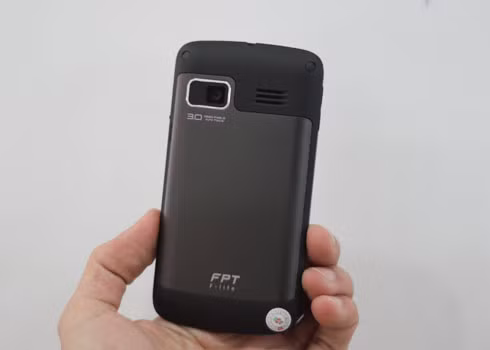FPT F6 được trang bị 2 camera, gồm: camera 3MP phía sau tự động lấy nét, mặt trước là camera VGA.