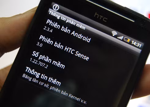HTC EVO 3D chạy hệ điều hành Android 2.3.4, HTC Sense 3.0 HTC EVO 3D chạy hệ điều hành Android 2.3.4, HTC Sense 3.0