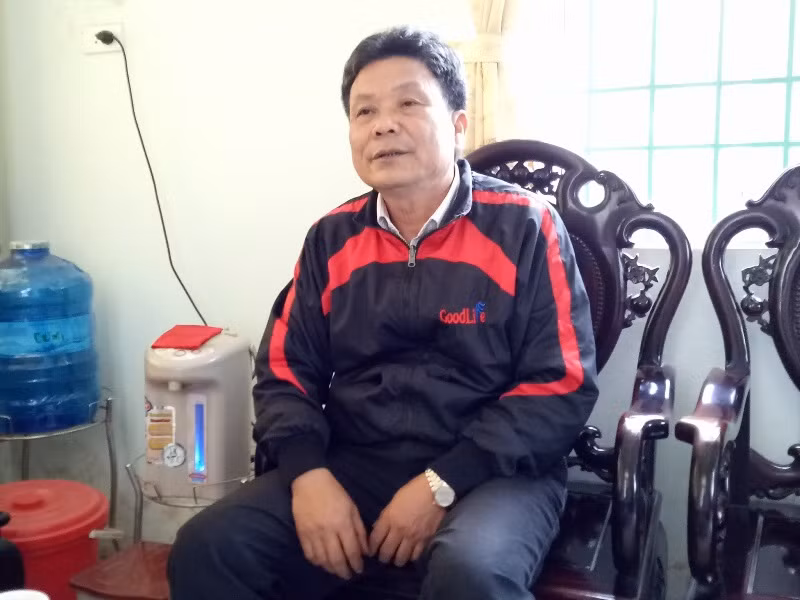 Ông Nguyễn Anh Tuấn, Phó Chủ tịch ủy ban nhân dân xã Thiệu Dương trao đổi với phóng viên. Ảnh: Trực Ngôn Ông Nguyễn Anh Tuấn, Phó Chủ tịch ủy ban nhân dân xã Thiệu Dương trao đổi với phóng viên. Ảnh: Trực Ngôn