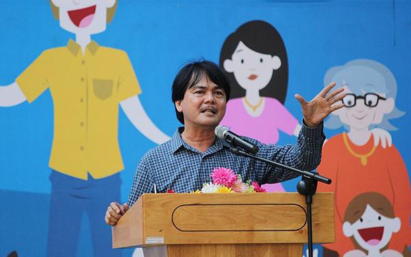 Thạc sĩ Huỳnh Thanh Phú - Hiệu trưởng Trường Trung học phổ thông Nguyễn Du. Ảnh: VOV Thạc sĩ Huỳnh Thanh Phú - Hiệu trưởng Trường Trung học phổ thông Nguyễn Du. Ảnh: VOV