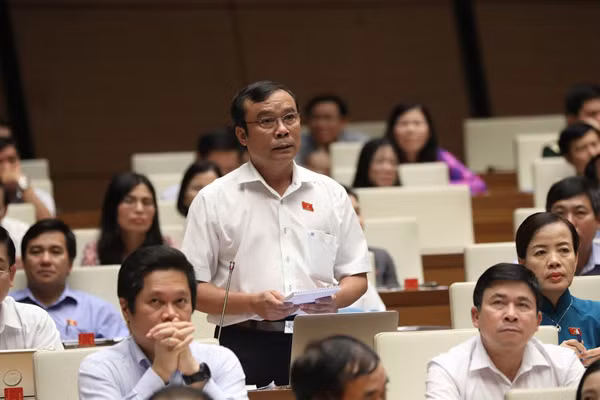 Đại biểu Quốc hội Nguyễn Bá Sơn - đoàn Thành phố Đà Nẵng. (Ảnh: Quochoi.vn) Đại biểu Quốc hội Nguyễn Bá Sơn - đoàn Thành phố Đà Nẵng. (Ảnh: Quochoi.vn)