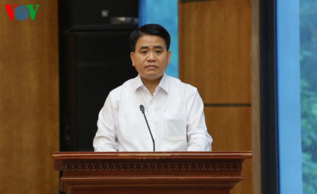 Chủ tịch Ủy ban nhân dân Thành phố Hà Nội cam kết giải quyết hết (nguyện vọng của?) số giáo viên hợp đồng lâu năm (Ảnh:vov.vn) Chủ tịch Ủy ban nhân dân Thành phố Hà Nội cam kết giải quyết hết (nguyện vọng của?) số giáo viên hợp đồng lâu năm (Ảnh:vov.vn)
