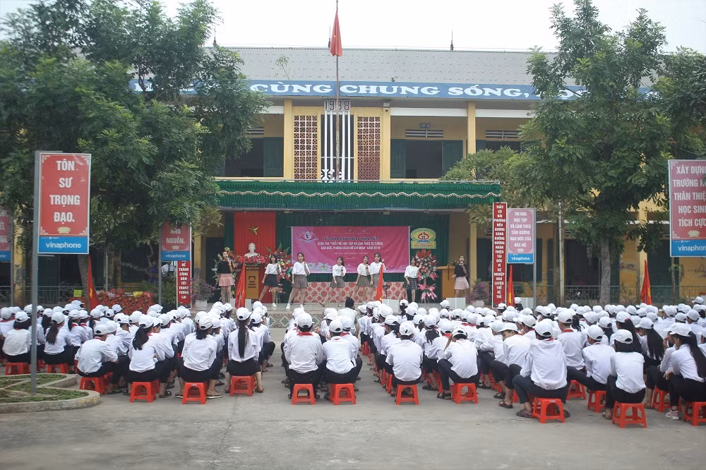 Vinh dự và tự hào dành cho ngôi trường có tuổi đời hơn 80 năm (Ảnh:V.N)