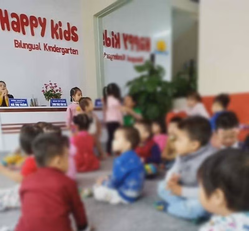 Nữ hiệu trưởng bị bắt vì hành vi trộm cắp tài sản làm dấy lên dư luận về thói lộng quyền của nhiều hiệu trưởng (Ảnh: Vũ Ninh)