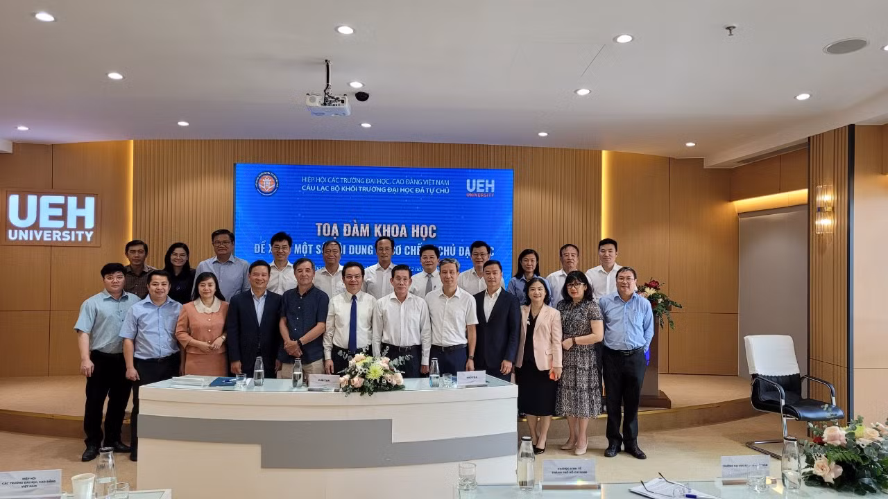Các đại biểu tham dự toạ đàm Các đại biểu tham dự toạ đàm