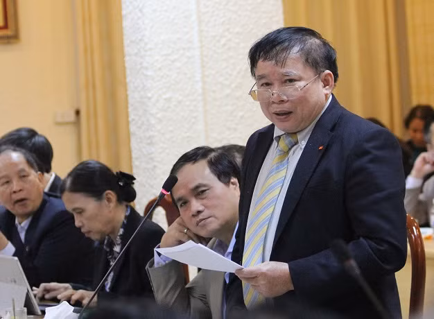 Hiệu trưởng xấu hổ vì trường đại học bị coi như một...món hàng ảnh 3