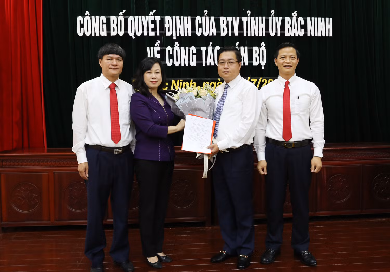 Sau hơn 10 ngày được chỉ định làm Bí thư thành ủy Bắc Ninh, ông Nguyễn Nhân Chinh nhận nhiệm vụ mới làm Phó Giám đốc Sở Lao động - Thương binh và Xã hội tỉnh Bắc Ninh. Ảnh: Tỉnh đoàn Bắc Ninh.