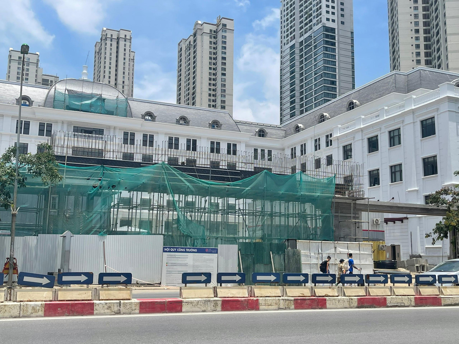 Hình ảnh phóng viên ghi nhận vào chiều ngày 26/6, khu vực này vẫn đang thi công. Ảnh: Trung Dũng Hình ảnh phóng viên ghi nhận vào chiều ngày 26/6, khu vực này vẫn đang thi công. Ảnh: Trung Dũng