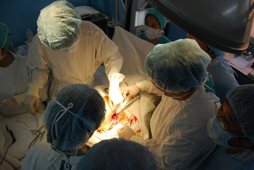 BS phẫu thuật dễ đối mặt với thưa kiện, bồi thường nhất - Ảnh: Thanh Tùng