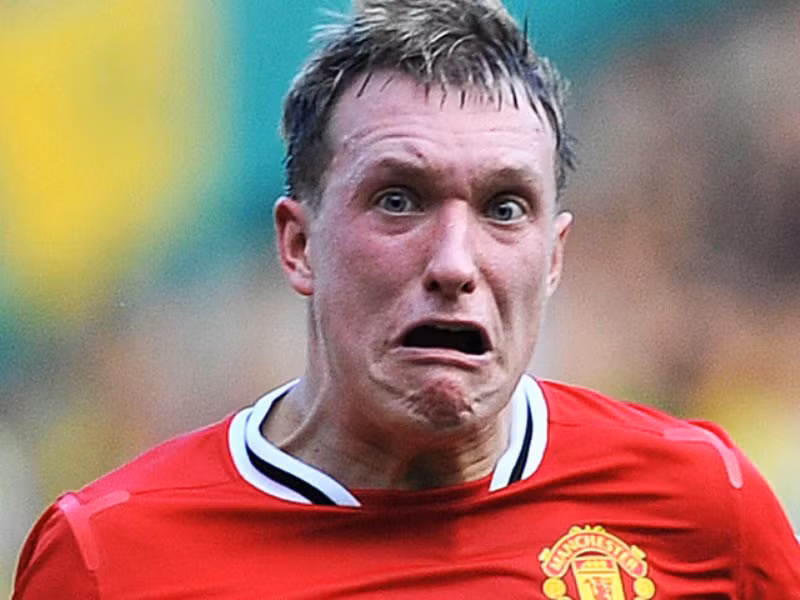 Jones tên đầy đủ là Philip Anthony Jones, anh sinh ngày 21 tháng 02 năm 1992 tại Preston. Vị trí sở trường của Phil Jones là trung vệ nhưng anh có thể chơi tốt trong vai trò tiền vệ phòng ngự, hậu vệ cánh… Jones tên đầy đủ là Philip Anthony Jones, anh sinh ngày 21 tháng 02 năm 1992 tại Preston. Vị trí sở trường của Phil Jones là trung vệ nhưng anh có thể chơi tốt trong vai trò tiền vệ phòng ngự, hậu vệ cánh…