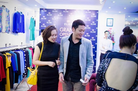 Đặc biệt, Khánh Linh không đi một mình mà còn dẫn theo cả bạn trai
