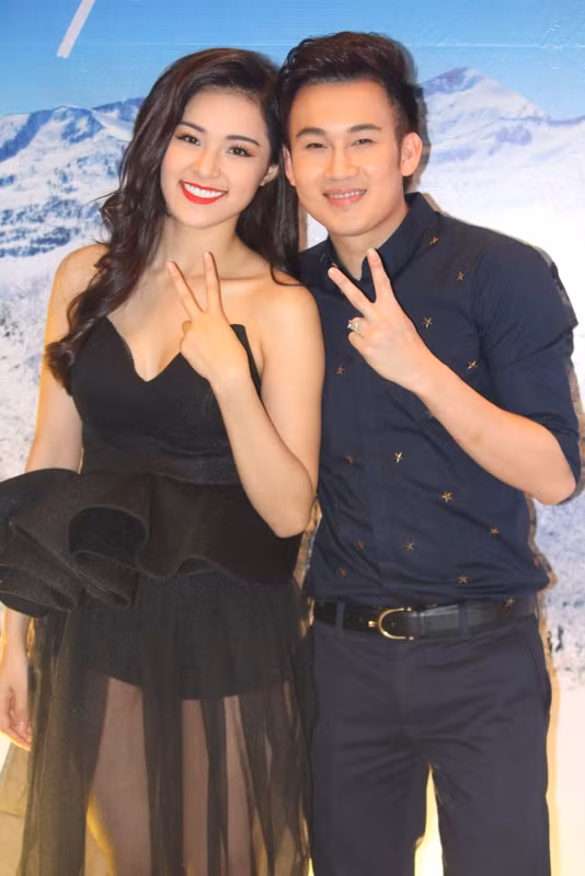 Dương Triệu Vũ cùng "bản sao Phạm Băng Băng" Hà Vy.