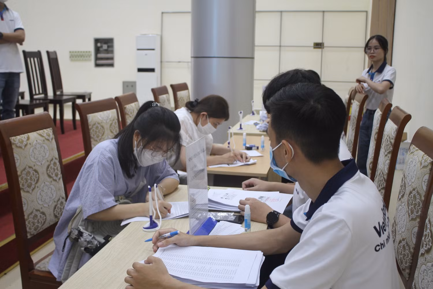 Sinh viên Trường Đại học Ngoại ngữ - Đại học Huế tại buổi nhập học đầu khóa. (Nguồn: Hội Sinh viên Trường Đại học Ngoại ngữ, Đại học Huế).
