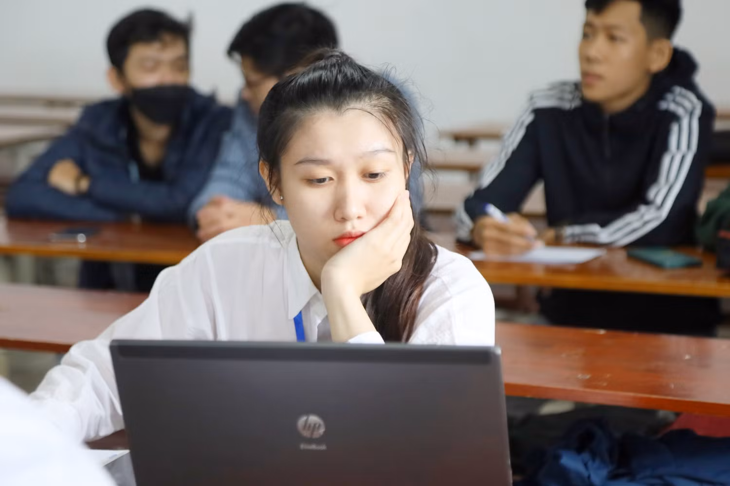 Sinh viên Trường Đại học Kiến trúc Đà Nẵng trong buổi bảo vệ đồ án tốt nghiệp. (Nguồn: Fanpage nhà trường).