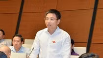 Đại biểu Nguyễn Văn Thắng nêu quan điểm, cần phải có những chính sách đặc biệt ưu đãi cho đặc khu nhằm thu hút các nhà đầu tư, tạo sức bật cho nền kinh tế. ảnh: Trung tâm thông tin Quốc hội.
