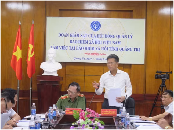 Ông Trần Đình Liệu - Phó Tổng Giám đốc BHXH Việt Nam phát biểu tại buổi làm việc.