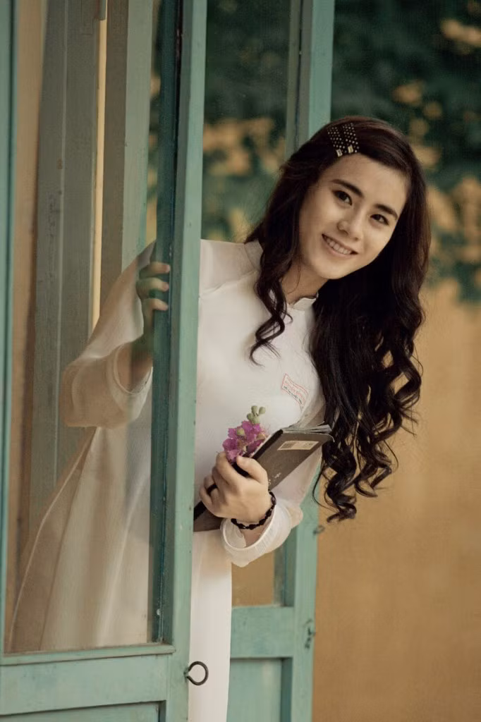 Hồ Thị Tuyết Trinh dẫn đầu Nữ sinh trong mơ 16/5