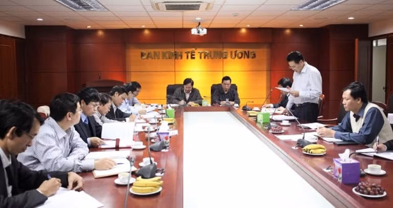 Toàn cảnh buổi làm việc chuẩn bị cho hội thảo Toàn cảnh buổi làm việc chuẩn bị cho hội thảo