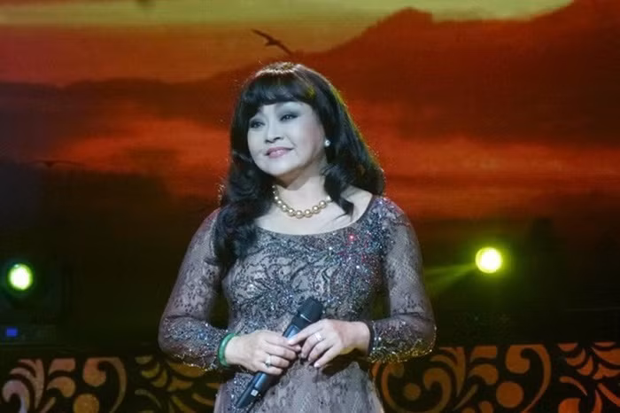 Nghệ sỹ Hương Lan.