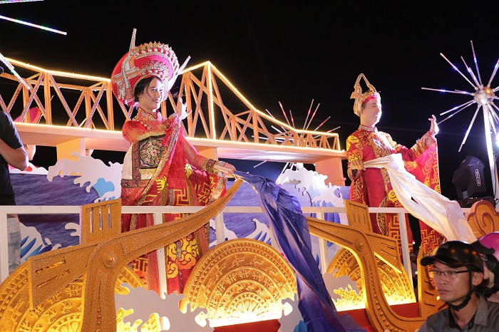 Carnaval đường phố DIFF 2018.