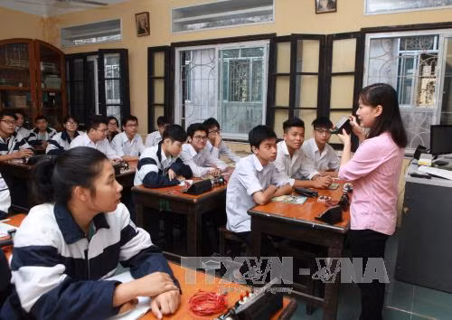 Cần tính đến việc tinh giản biên chế nhà giáo rồi mới tính tới tăng lương (Ảnh minh họa: TTXVN).