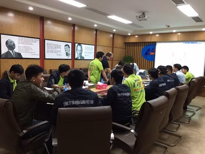 Nhân viên kỹ thuật Gama Việt Nam được đào tạo kiến thức từ các chuyên gia đến từ nước Ý.