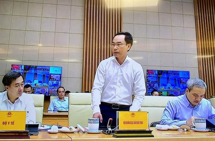 Thứ trưởng Bộ Giáo dục và Đào tạo Hoàng Minh Sơn phát biểu tham luận tại hội nghị. (Ảnh: Bộ Giáo dục và Đào tạo)