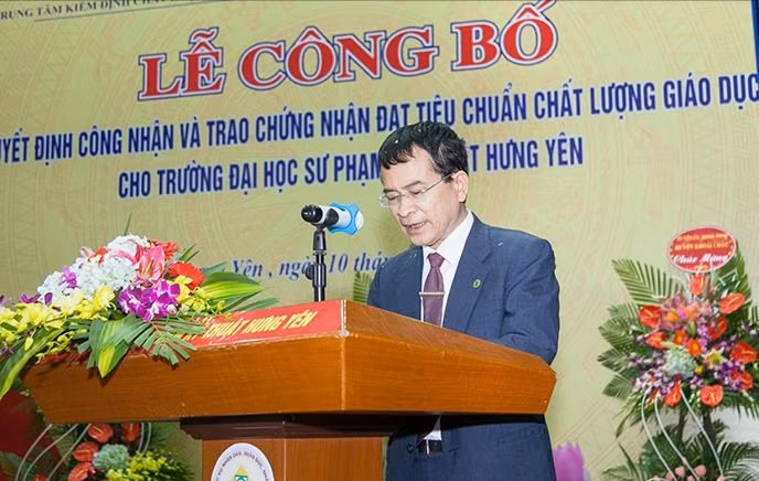 thầy tuấn UTEHY.jpeg