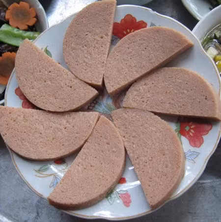 Giò chay làm từ măng trúc và bột mì. Giò chay làm từ măng trúc và bột mì.