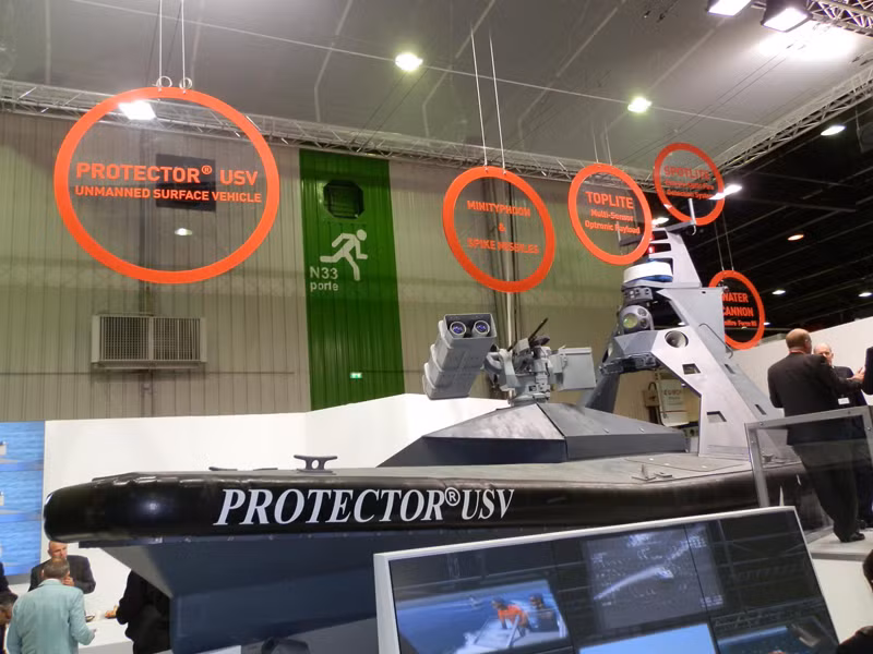 Tàu cao tốc không người lái PROTECTOR.