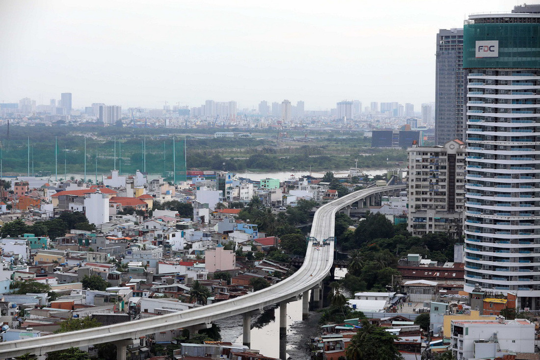Dự án metro Bến Thành - Suối Tiên đang trong tình trạng nhà thầu ngừng thi dọa ngừng thi công và kiện ra tòa. Ảnh: Hữu Khoa/tuổi trẻ.