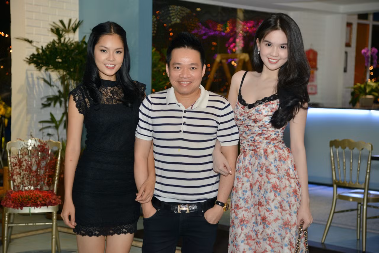 Có thêm doanh nhân Huy Cận (giữa).