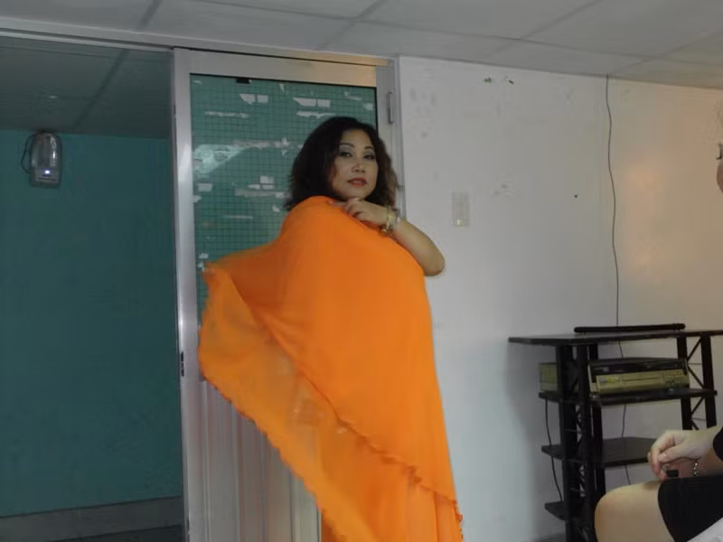 Tha thướt cùng váy…