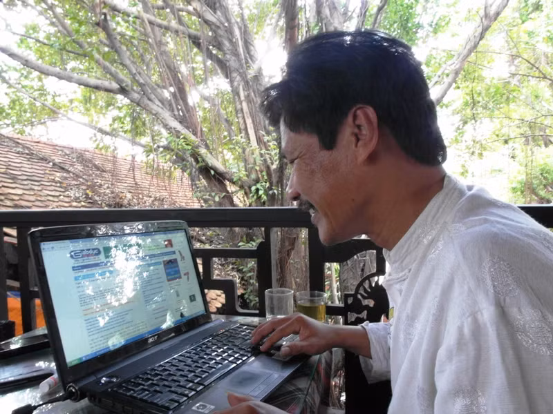 "Gặp một cô gái ở ngoài đường, nếu tôi đến nói: “Em ơi em cho anh chụp ảnh khỏa thân nhé”, chắc chắn tôi sẽ hưởng trọn một cái tát vào mặt" - Thái Phiên. >> MỘT SỐ TÁC PHẨM CỦA THÁI PHIÊN
