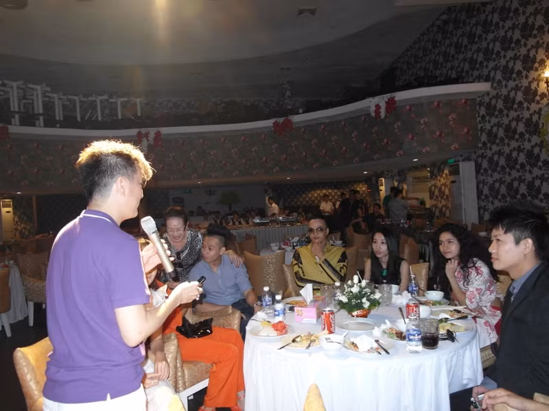 Mr Đàm nói: "Anh muốn các em thành công. Đừng buồn khi các thành viên lần lựơt phải nói lời chia tay, cuối cùng chỉ còn một người xứng đáng duy nhất vào chung kết. Dù thế nào, khi các em cần, cứ gọi cho anh, anh sẽ có mặt". Mr Đàm nói: "Anh muốn các em thành công. Đừng buồn khi các thành viên lần lựơt phải nói lời chia tay, cuối cùng chỉ còn một người xứng đáng duy nhất vào chung kết. Dù thế nào, khi các em cần, cứ gọi cho anh, anh sẽ có mặt".