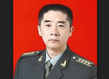 Đỗ Văn Long, một học giả diều hâu đeo lon Đại tá quân đội Trung Quốc