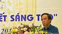 Hình ảnh Giáo sư Nguyễn Lân Dũng phát biểu tại lễ phát động Phong trào thi đua "Đoàn kết sáng tạo" (Ảnh: tác giả cung cấp).