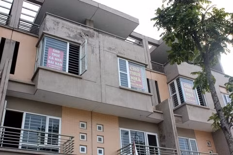 Nhan nhản biệt thự tiền tỷ bỏ không treo biển cho thuê trong khu đô thị Văn Phú Nhan nhản biệt thự tiền tỷ bỏ không treo biển cho thuê trong khu đô thị Văn Phú
