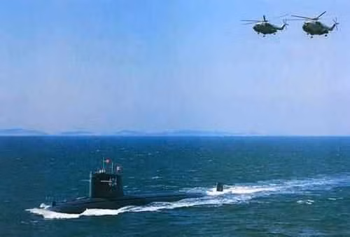 Tàu ngầm hạt nhân Type 094 trang bị tên lửa chiến lược của Hải quân Trung Quốc Tàu ngầm hạt nhân Type 094 trang bị tên lửa chiến lược của Hải quân Trung Quốc