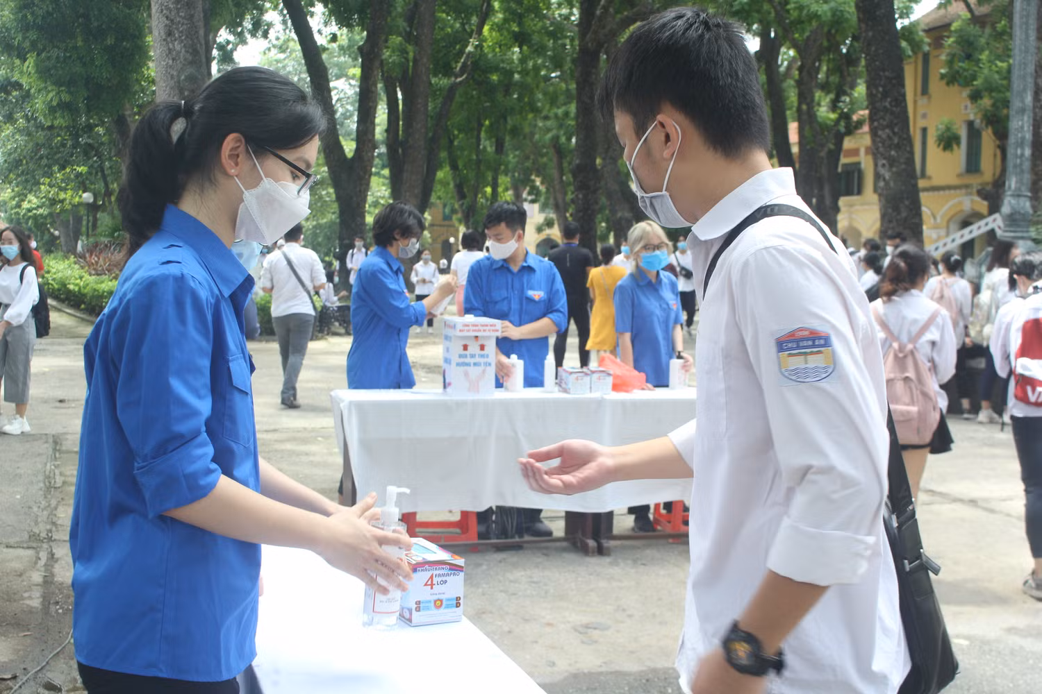 Theo bạn Minh Thảo: Các hoạt động hỗ trợ tình nguyện viên đã được tập huấn từ tháng 7 (Ảnh: Khánh Vy) Theo bạn Minh Thảo: Các hoạt động hỗ trợ tình nguyện viên đã được tập huấn từ tháng 7 (Ảnh: Khánh Vy)