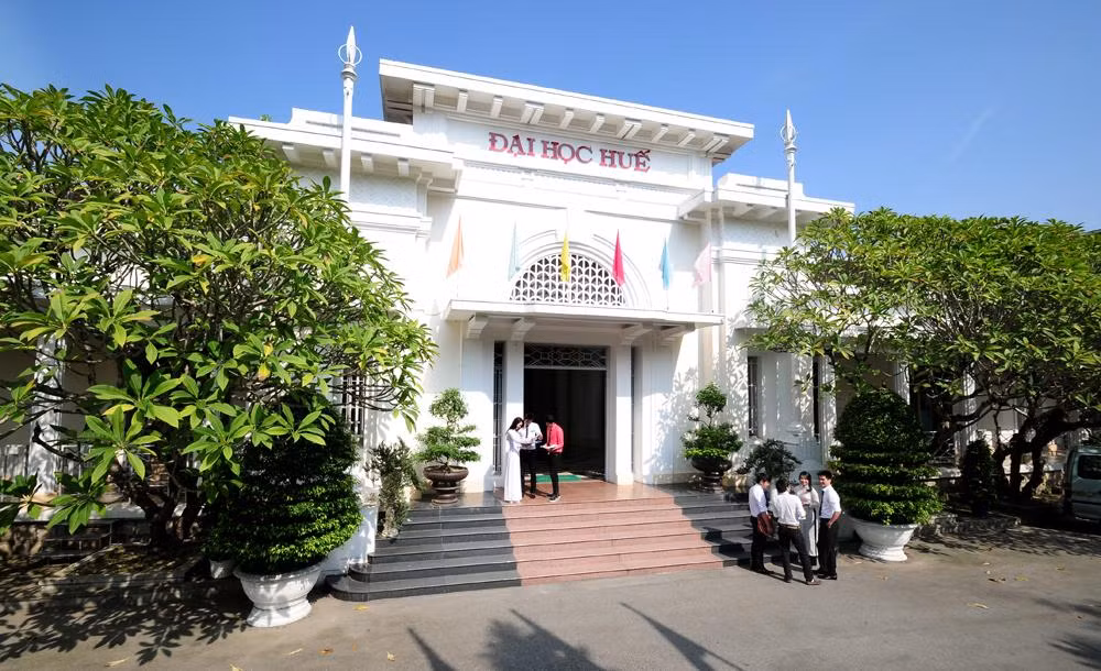 Đại học Huế tiếp tục duy trì vị trí xếp hạng 401 - 450 trong bảng xếp hạng Tổ chức Quacquarelli Symonds Châu Á (QS Asia University Rankings 2022) (ảnh website nhà trường) Đại học Huế tiếp tục duy trì vị trí xếp hạng 401 - 450 trong bảng xếp hạng Tổ chức Quacquarelli Symonds Châu Á (QS Asia University Rankings 2022) (ảnh website nhà trường)