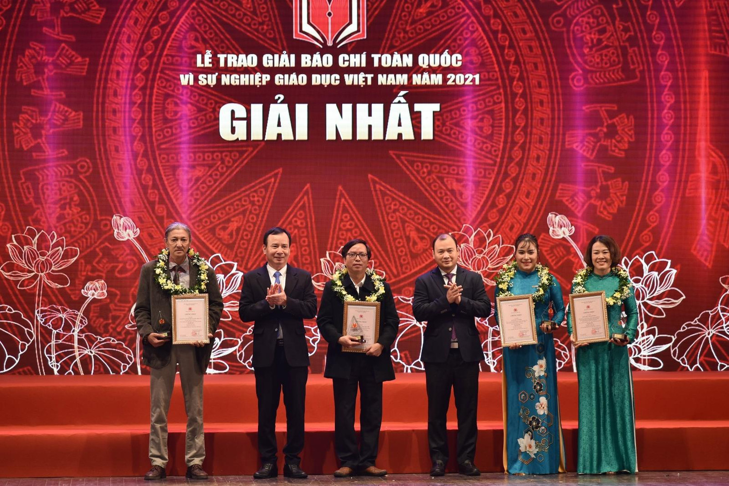 Theo Hội đồng giám khảo, chất lượng các tác phẩm dự thi năm nay khá tốt, chủ đề phong phú và đa dạng, phản ánh đậm nét về đời sống giáo dục và bám sát các vấn đề thời sự của ngành Giáo dục. (ảnh: Báo giáo dục thời đại)