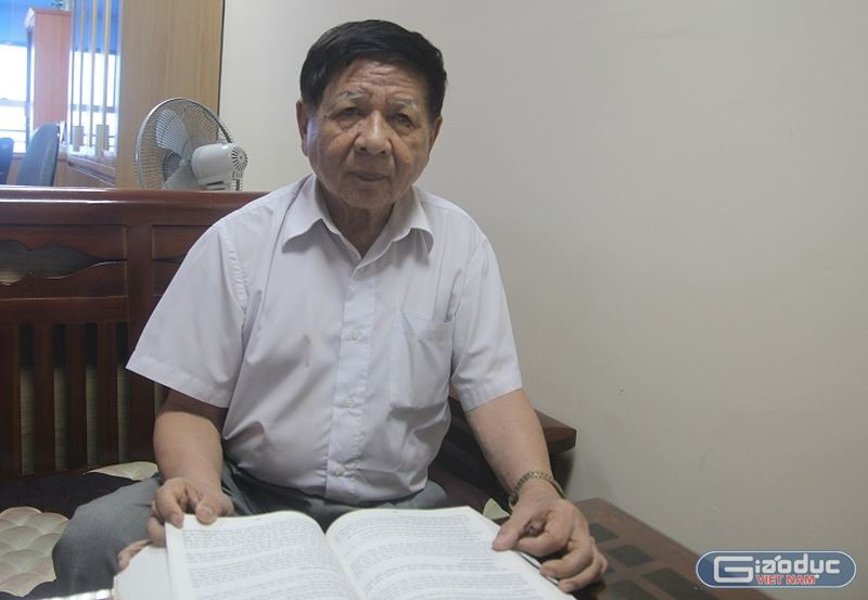 Nguyên Thứ trưởng Bộ Giáo dục và Đào tạo cho rằng, Không thể vì lớp đông mà tăng giáo viên/lớp, nếu cứ như vậy thì đến bao giờ mới giải quyết được bài toán cơ sở vật chất, đáp ứng đủ phòng học cho học sinh. (Ảnh: Thùy Linh)
