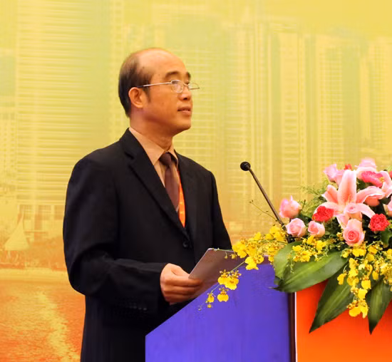 Trang Quốc Thổ, đại học Hạ Môn. Trang Quốc Thổ, đại học Hạ Môn.