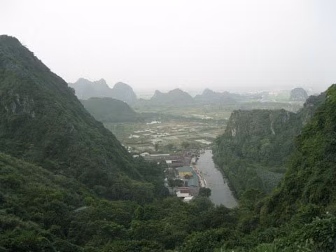 Từ trên cao nhìn xuống…