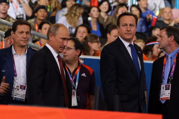 Tổng thống Vladimir Putin rất yêu thể thao, đặc biệt là môn võ judo của Nhật Bản, ông là một võ sĩ judo đai đen, hiện đang giữ chức chủ tịch danh dự của Liên đoàn judo Quốc tế và Liên đoàn judo châu Âu. Tổng thống Vladimir Putin rất yêu thể thao, đặc biệt là môn võ judo của Nhật Bản, ông là một võ sĩ judo đai đen, hiện đang giữ chức chủ tịch danh dự của Liên đoàn judo Quốc tế và Liên đoàn judo châu Âu.