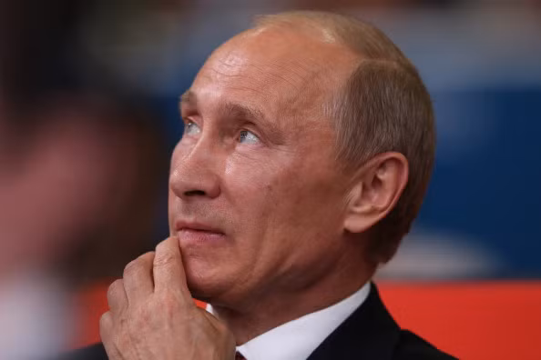Tổng thống Vladimir Putin rất yêu thể thao, đặc biệt là môn võ judo của Nhật Bản, ông là một võ sĩ judo đai đen, hiện đang giữ chức chủ tịch danh dự của Liên đoàn judo Quốc tế và Liên đoàn judo châu Âu. Tổng thống Vladimir Putin rất yêu thể thao, đặc biệt là môn võ judo của Nhật Bản, ông là một võ sĩ judo đai đen, hiện đang giữ chức chủ tịch danh dự của Liên đoàn judo Quốc tế và Liên đoàn judo châu Âu.