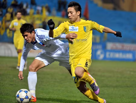 Theo đó, Á quân V-League 2012 Hà Nội T&T là câu lạc bộ có nhiều cầu thủ được triệu tập nhất với 6 tuyển thủ, tiếp đến lần lượt là là SHB Đà Nẵng và Sài Gòn Xuân Thành. Theo đó, Á quân V-League 2012 Hà Nội T&T là câu lạc bộ có nhiều cầu thủ được triệu tập nhất với 6 tuyển thủ, tiếp đến lần lượt là là SHB Đà Nẵng và Sài Gòn Xuân Thành.