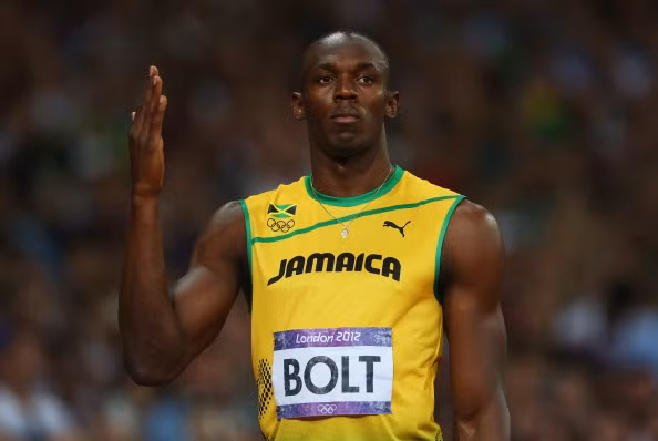 Usain Bolt đã đi vào lịch sử khi anh trở thành VĐV Điền kinh nam đầu tiên bảo vệ thành công chức vô địch ở 2 đường chạy 100m và 200m ở Olympic.