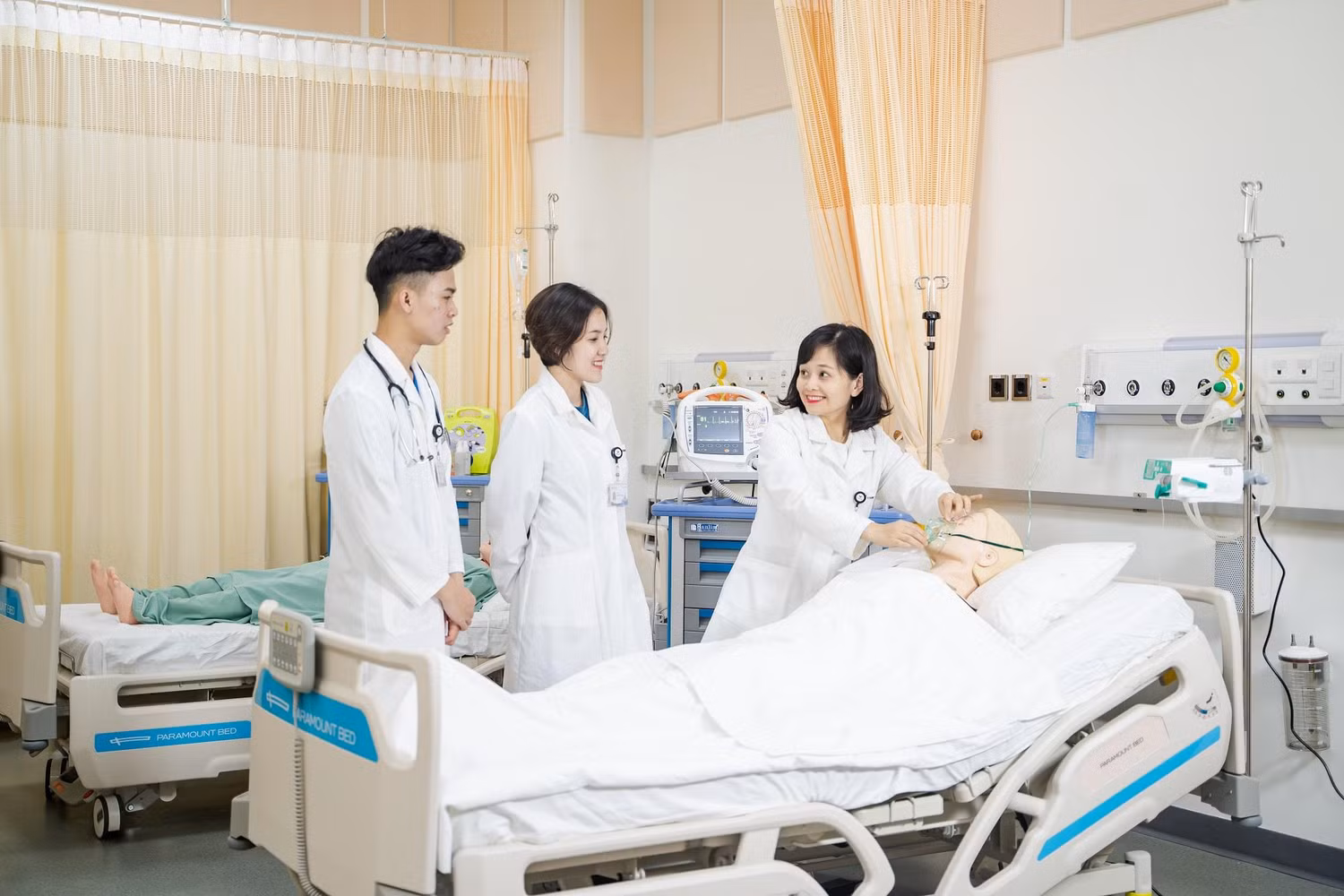 Toàn bộ sinh viên điều dưỡng đủ điều kiện sẽ được Vinmec tiếp nhận ngay vào làm việc với nhiều đãi ngộ hấp dẫn và môi trường bệnh viện quốc tế Toàn bộ sinh viên điều dưỡng đủ điều kiện sẽ được Vinmec tiếp nhận ngay vào làm việc với nhiều đãi ngộ hấp dẫn và môi trường bệnh viện quốc tế
